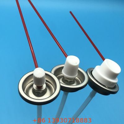 Karbüratör temizleyicisi için universal 1 inçlik bir sprey valfi ve aerosol kutuları için saman